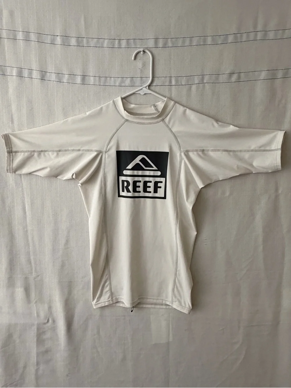 Reef Life’s Youth Size S Short Go Surfing Rash Guard Ivory(A591)